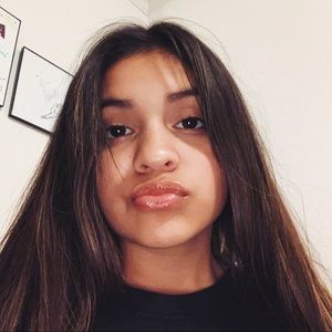 Meet your Posher, Yadira